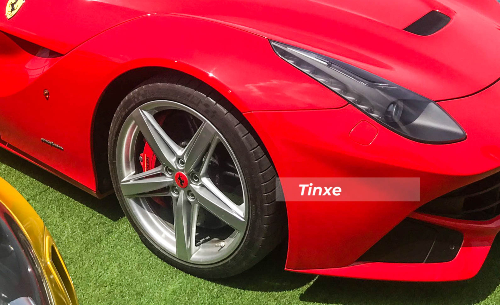 Ferrari F12 Berlinetta có vận tốc tối đa 340 km/h Ferrari F12 Berlinetta có vận tốc tối đa 340 km/h