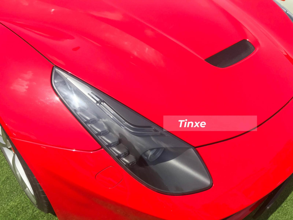Đèn pha LED thiết kế sắc cạnh của Ferrari F12 Berlinetta Đèn pha LED thiết kế sắc cạnh của Ferrari F12 Berlinetta