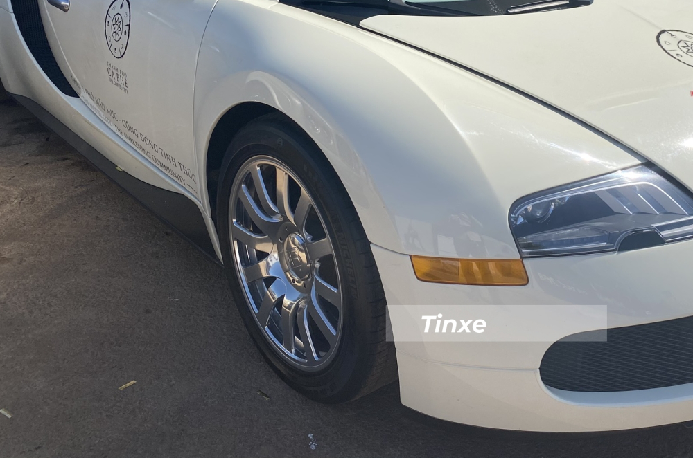 Bộ m&acirc;m tr&ecirc;n Bugatti Veyron c&oacute; thể khiến chủ xe mất 55.000 đ&ocirc; la sau khi xe lăn b&aacute;nh tr&ecirc;n 16.000 km