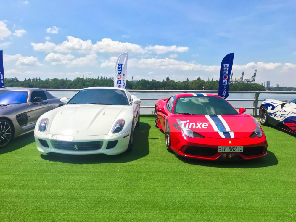 Siêu xe Ferrari 458 Speciale đỗ cạnh hàng hiếm Ferrari 599 GTB tại Việt Nam Siêu xe Ferrari 458 Speciale đỗ cạnh hàng hiếm Ferrari 599 GTB tại Việt Nam