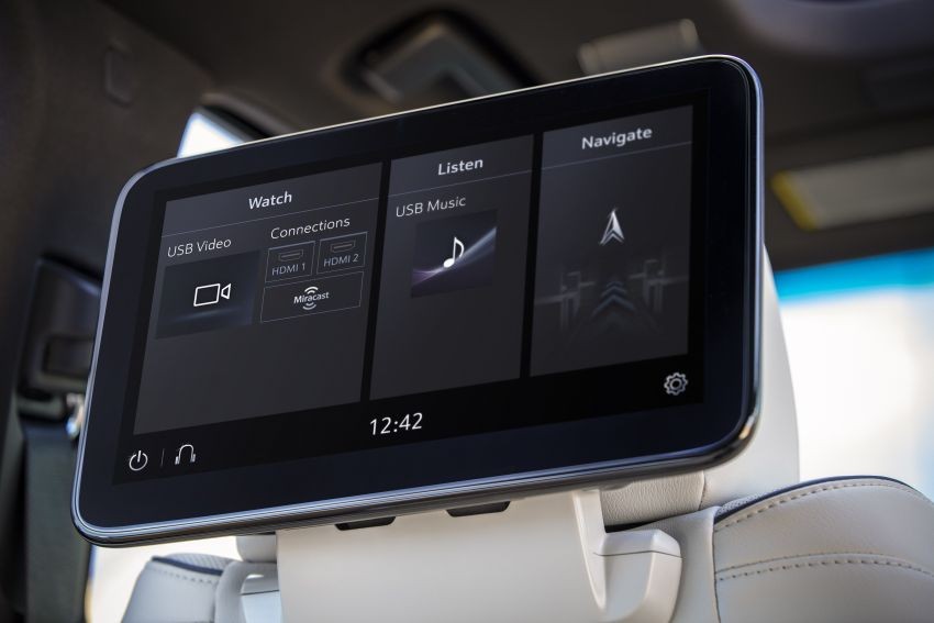 Màn hình giải trí dành cho hành khách phía sau của Cadillac Escalade ESV 2021