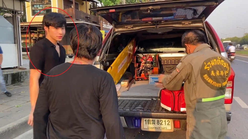 Bố của nam thanh ni&ecirc;n n&agrave;y l&agrave; một người kinh doanh bất động sản gi&agrave;u c&oacute;