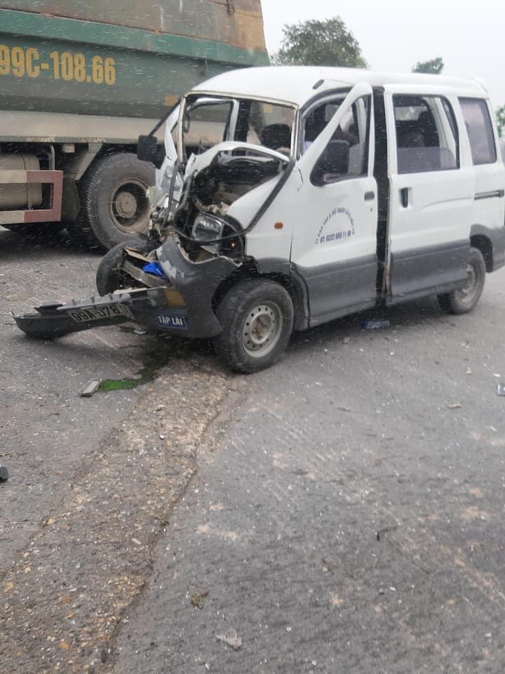 Kh&ocirc;ng c&oacute; ai bị thương nặng sau vụ tai nạn n&agrave;y