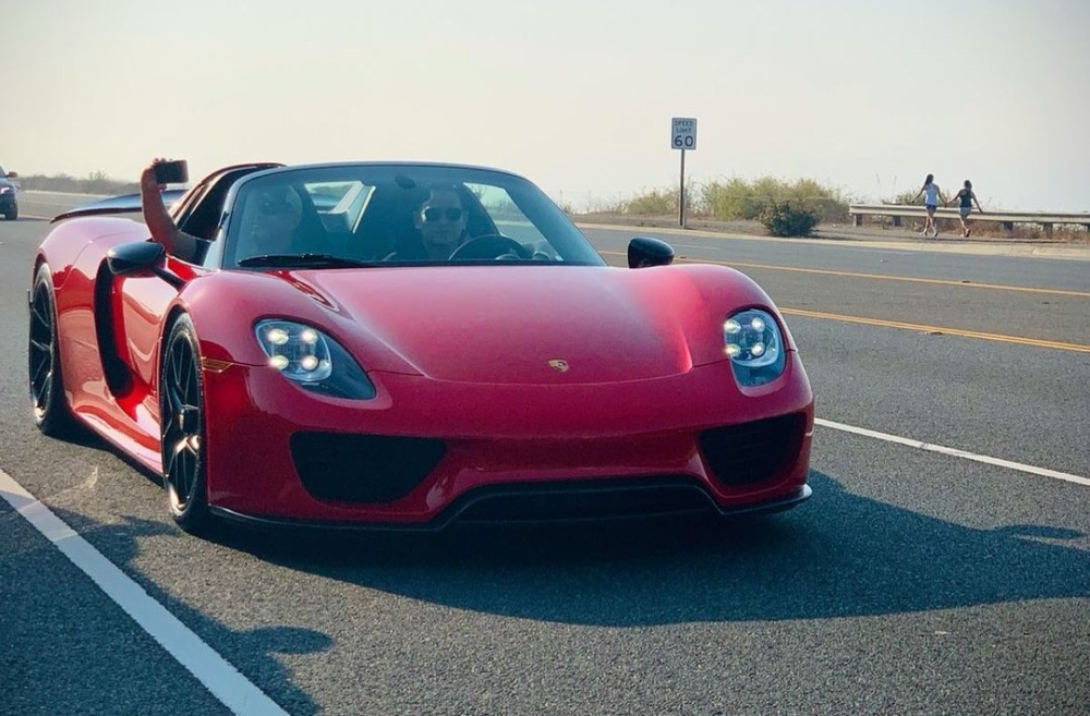 Porsche 918 Spyde màu đỏ