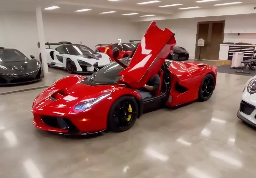 Siêu xe Ferrari LaFerrari mới được đại gia này mua về