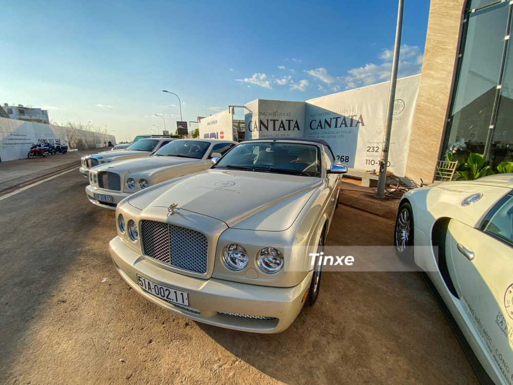 Bentley Azure c&ugrave;ng Brooklands Coupe v&agrave; 2 chiếc Arnage