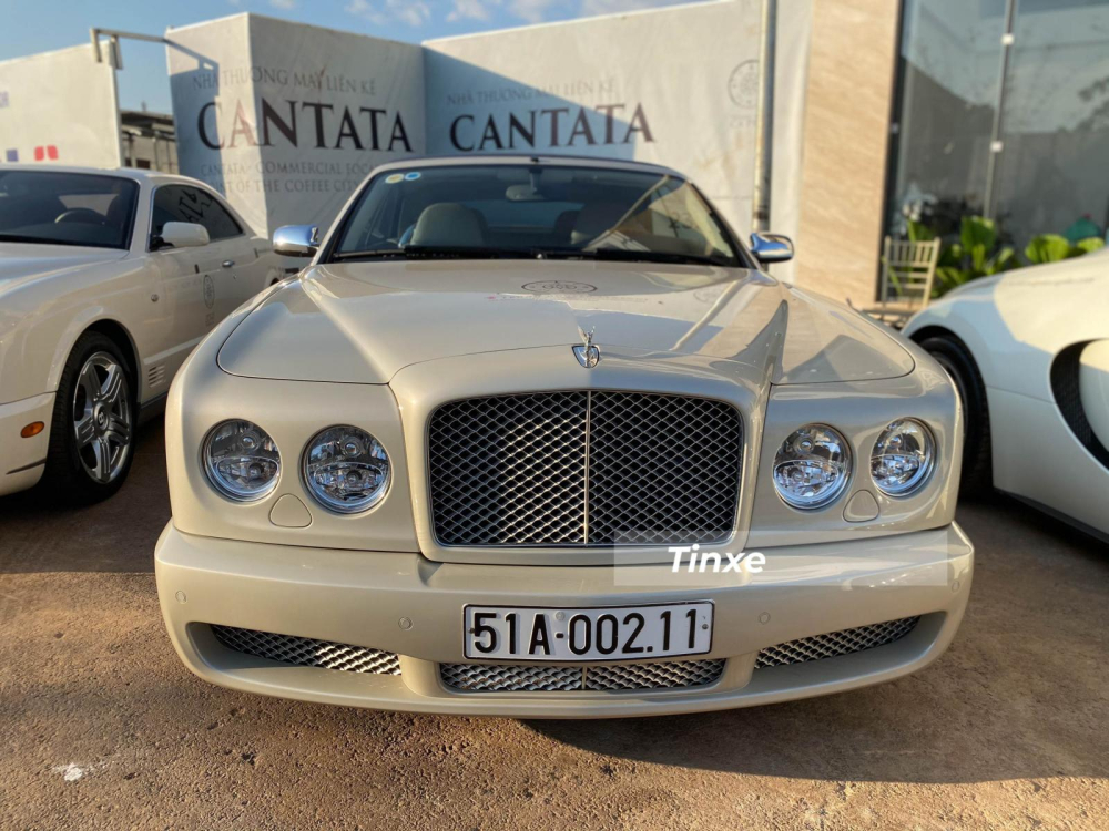 Diện kiến Bentley Azure độc nhất Việt Nam