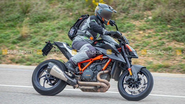 Hình ảnh chạy thử của KTM 1290 Super Duke RR được hé lộ trước đây