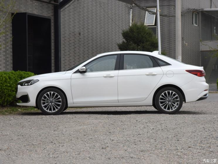 Ford Escort 2021 là sedan cỡ C Ford Escort 2021 là sedan cỡ C
