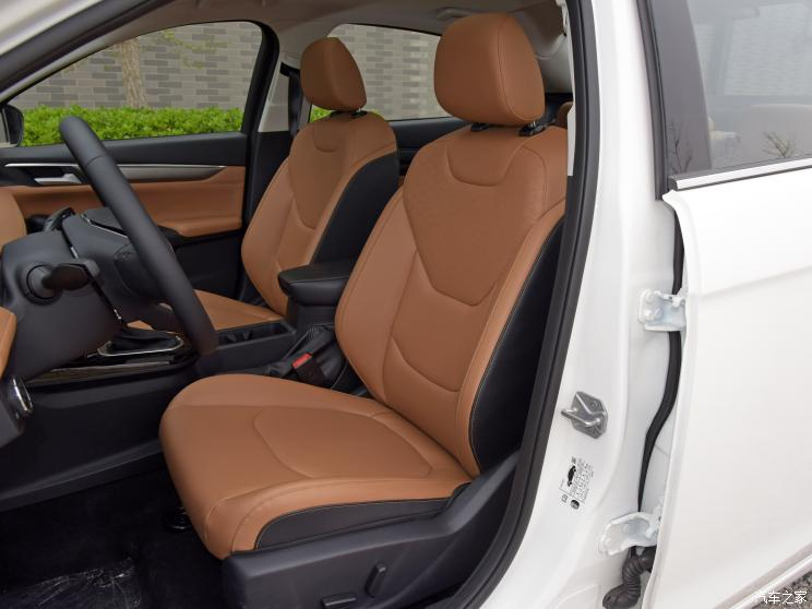 Ghế trước của Ford Escort 2021 Ghế trước của Ford Escort 2021