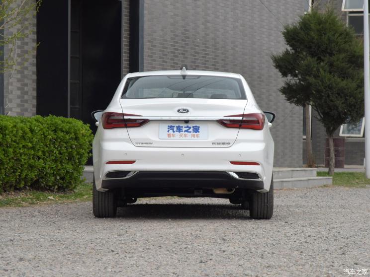 Thiết kế đuôi xe của Ford Escort 2021 Thiết kế đuôi xe của Ford Escort 2021