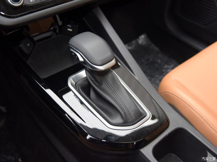 Cần số của Ford Escort 2021 Cần số của Ford Escort 2021