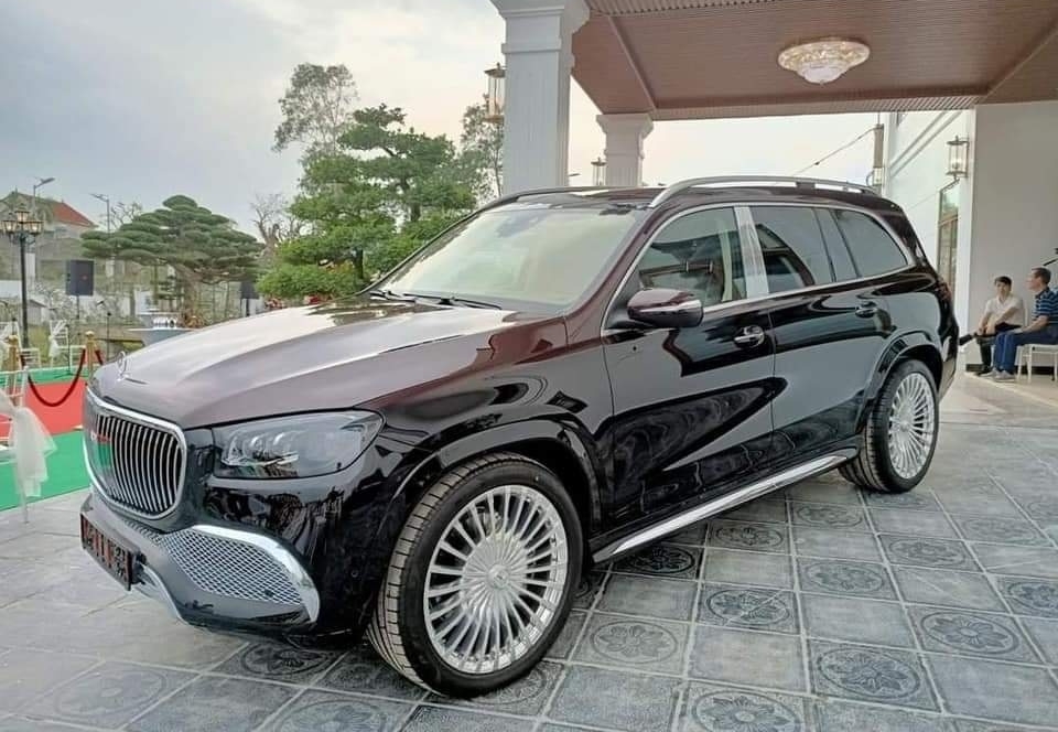Cận cảnh nhan sắc SUV siêu sang Mercedes-Maybach GLS 600 của chủ vườn lan đột biến Quảng Ninh Cận cảnh nhan sắc SUV siêu sang Mercedes-Maybach GLS 600 của chủ vườn lan đột biến Quảng Ninh
