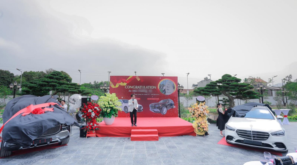Buổi lễ sinh nhật của chủ vườn lan đột biến Quảng Ninh với quà tặng từ người chồng mua cho vợ là Mercedes-Maybach GLS 600 và Mercedes-Benz S500 2021 Buổi lễ sinh nhật của chủ vườn lan đột biến Quảng Ninh với quà tặng từ người chồng mua cho vợ là Mercedes-Maybach GLS 600 và Mercedes-Benz S500 2021