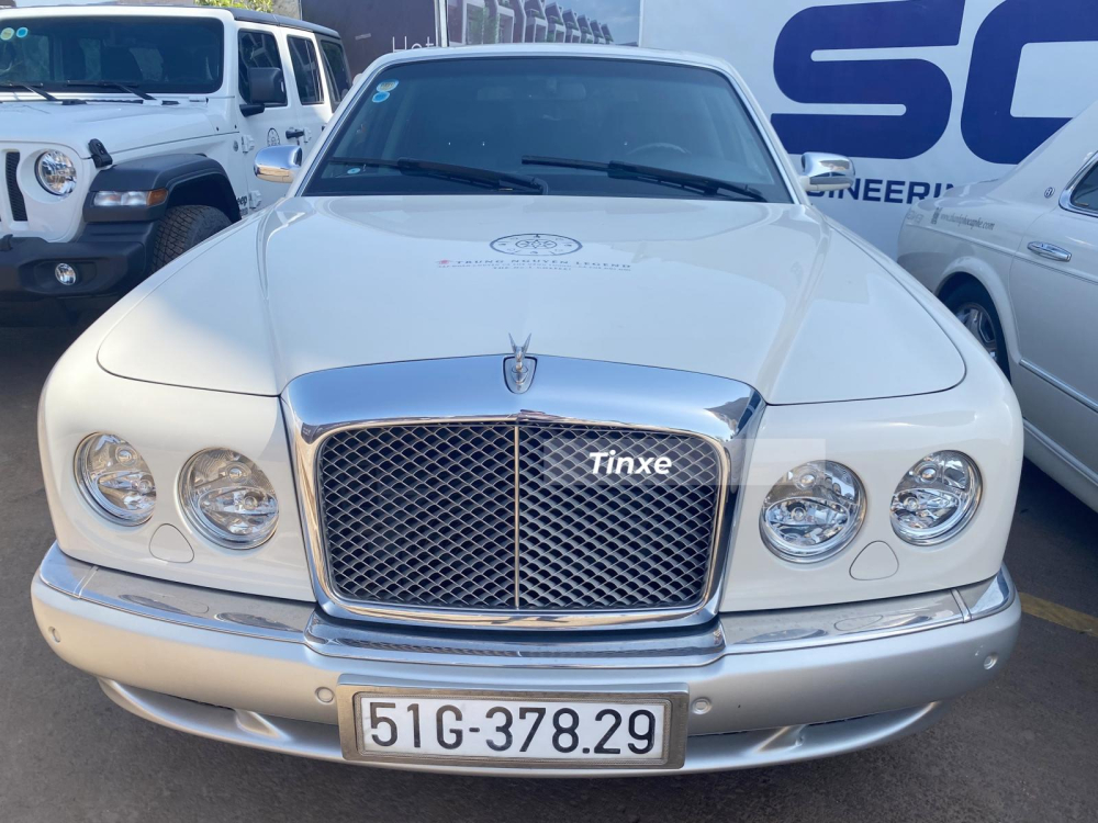 Còn đây là bản Bentley Arnage R Mulliner 
