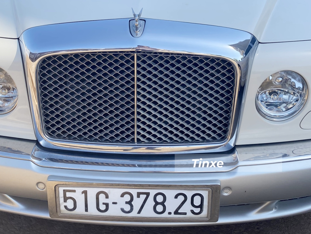 Logo bằng thép cá tính