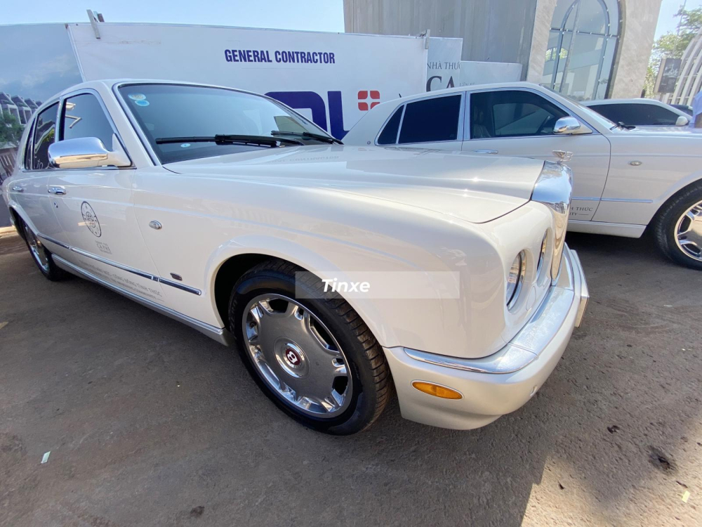 Một chiếc xe Bentley Arnage của Đặng Lê Nguyên Vũ