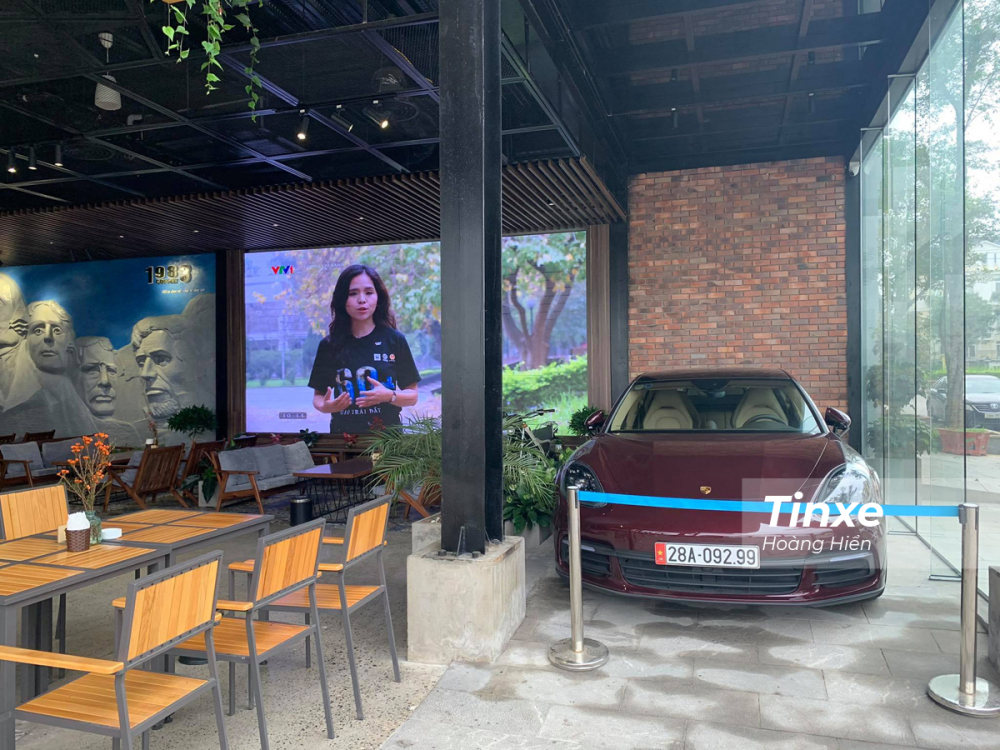 Chiếc sedan thể thao hạng sang Porsche Panamera Chiếc sedan thể thao hạng sang Porsche Panamera