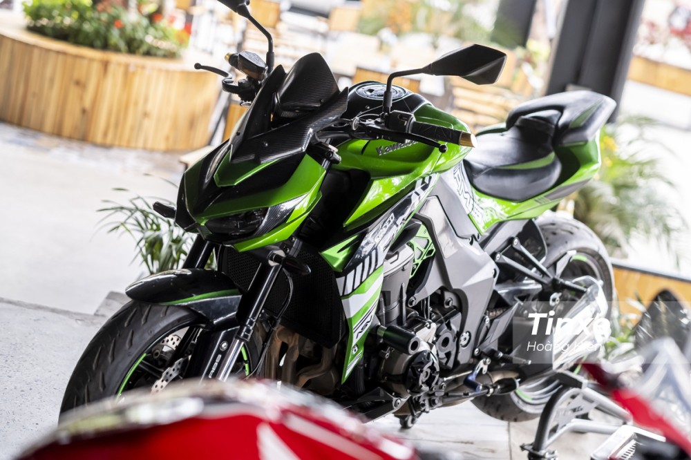 Chiếc naked bike đình đám một thời của giới biker Việt Nam - Kawasaki Z1000. Chiếc naked bike đình đám một thời của giới biker Việt Nam - Kawasaki Z1000.