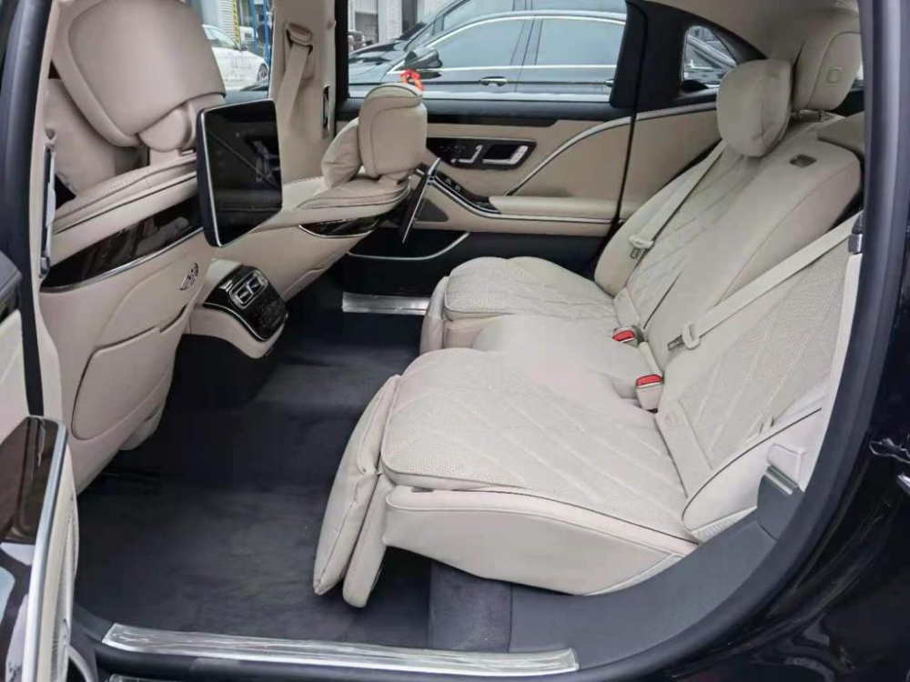 Hàng ghế sau của Mercedes-Maybach S480 2021 Hàng ghế sau của Mercedes-Maybach S480 2021