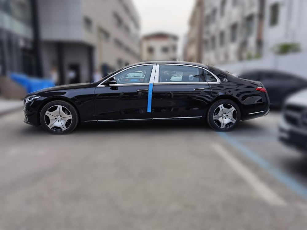 Mercedes-Maybach S480 2021 nhìn bên sườn Mercedes-Maybach S480 2021 nhìn bên sườn