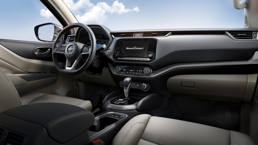 Nội thất bên trong Nissan Terra 2021