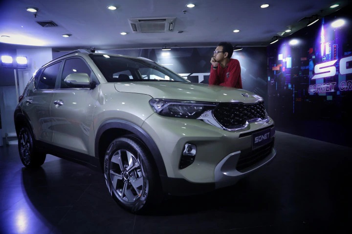 Kia Sonet 7 chỗ dùng vành 16 inch