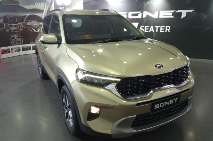Kia Sonet được trang bị nắp ca-pô với thiết kế lấy cảm hứng từ những chú voi