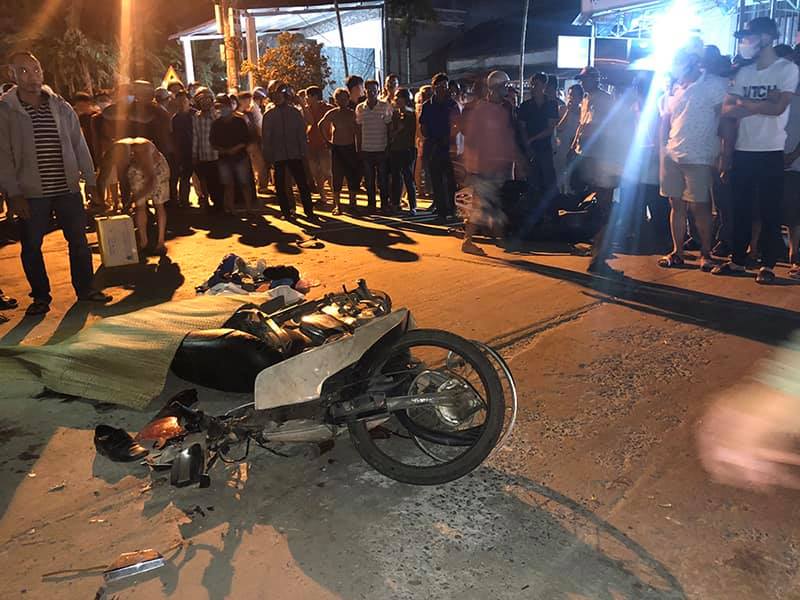 Vụ tai nạn khiến 4 người đi xe m&aacute;y thương vong
