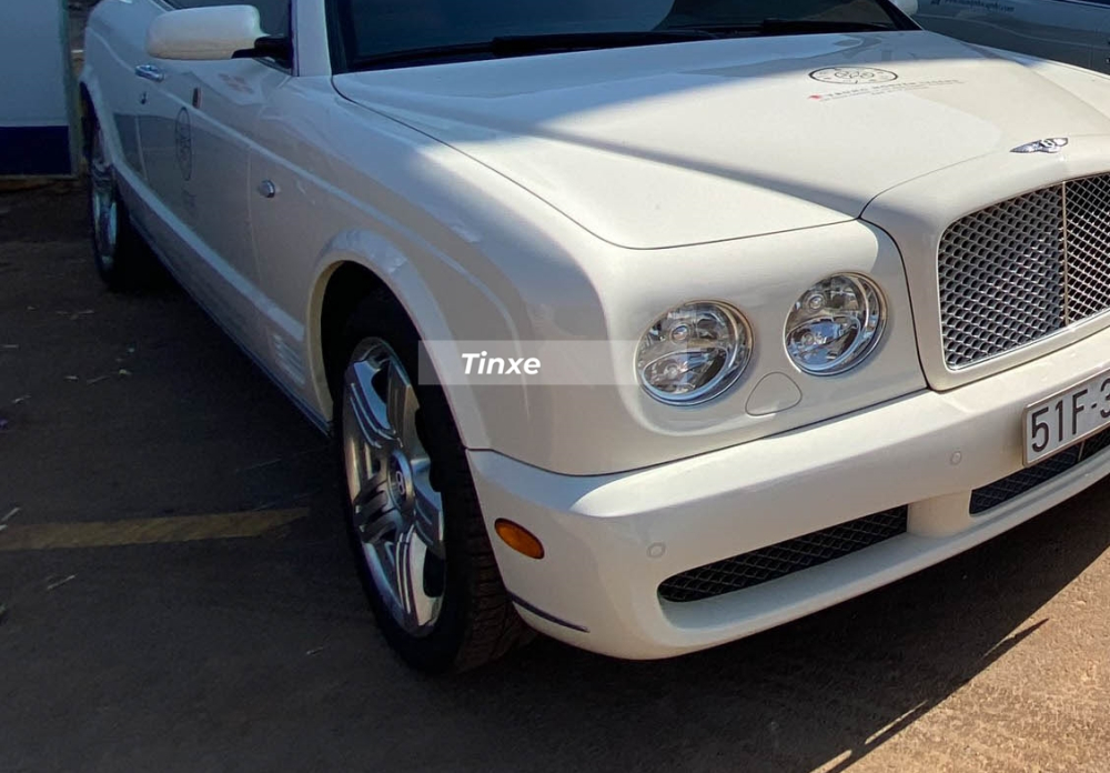 Bentley Brooklands Coupe c&oacute; gi&aacute; t&iacute;nh lệ ph&iacute; trước bạ l&agrave; 16,606 tỷ đồng