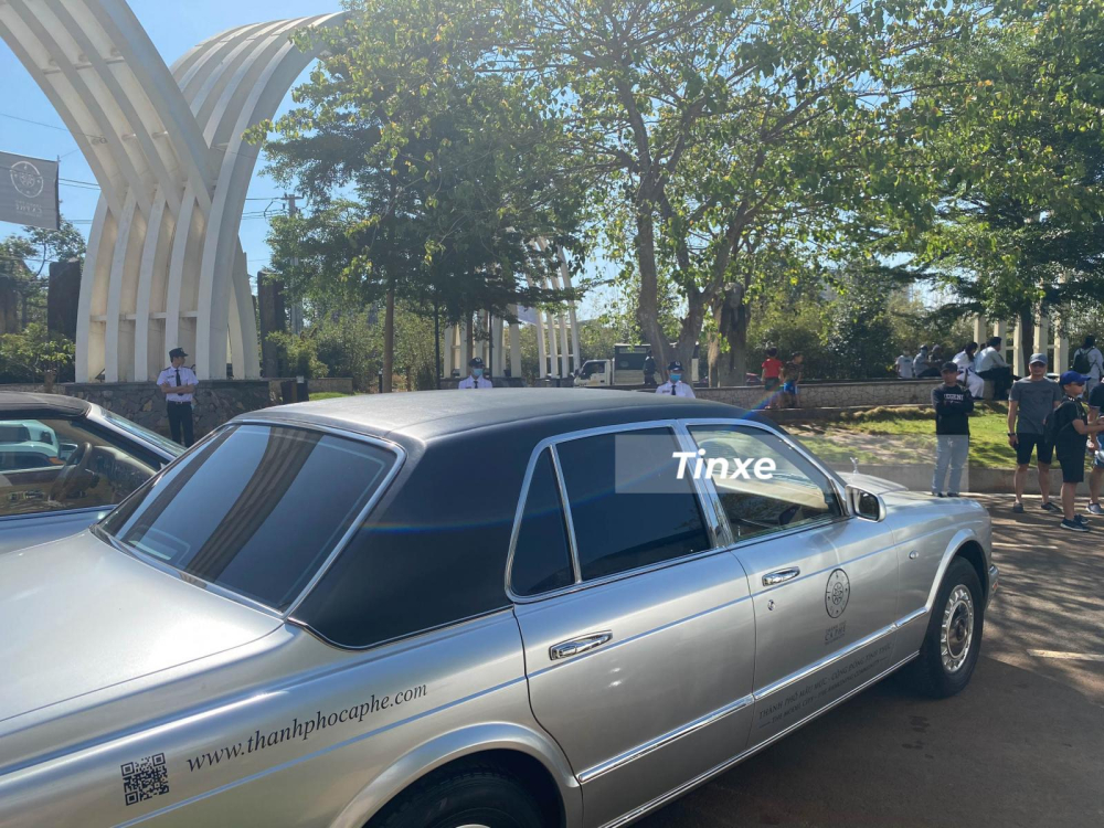 Rolls-Royce Silver Seraph là hàng sưu tập cho dân sành Rolls-Royce Rolls-Royce Silver Seraph là hàng sưu tập cho dân sành Rolls-Royce