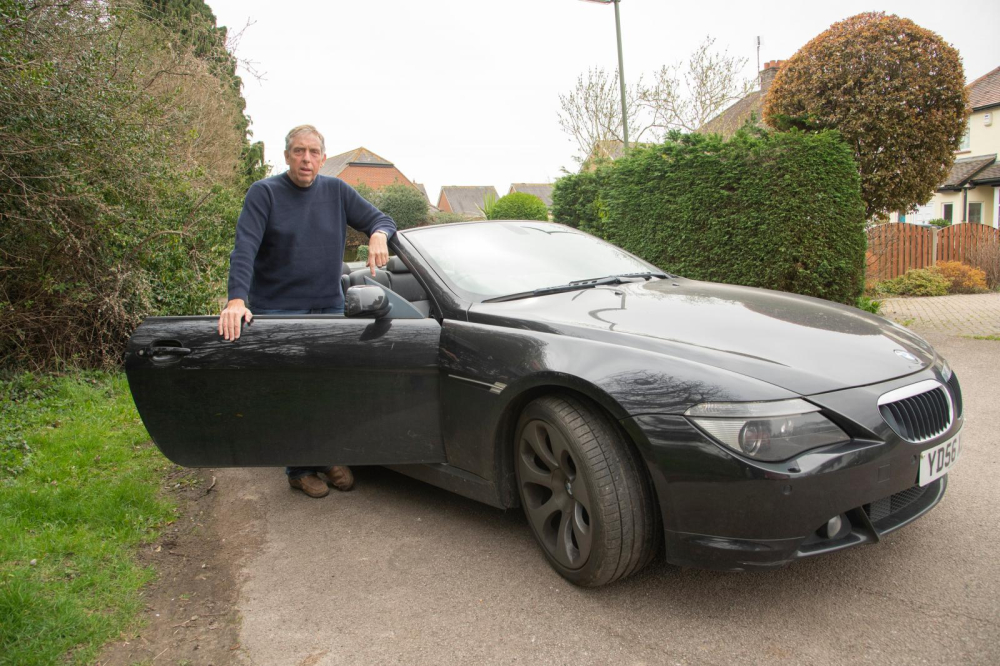 David Murch, 61 tuổi, c&oacute; sở hữu một chiếc&nbsp;BMW 6 Series Convertible