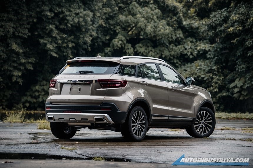 Thiết kế đằng sau của Ford Territory được đ&aacute;nh gi&aacute; l&agrave; giống xe Land Rover