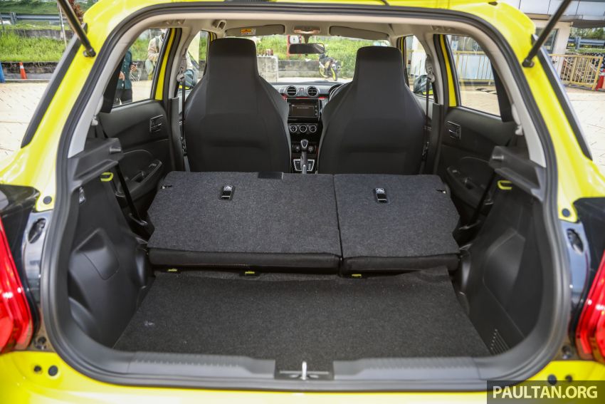 Khoang h&agrave;nh l&yacute; của Suzuki Swift Sport 2021