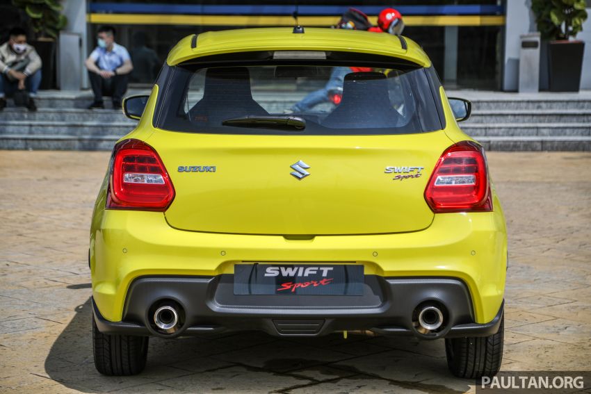 Suzuki Swift Sport 2021 chỉ c&oacute; trang bị an to&agrave;n cơ bản