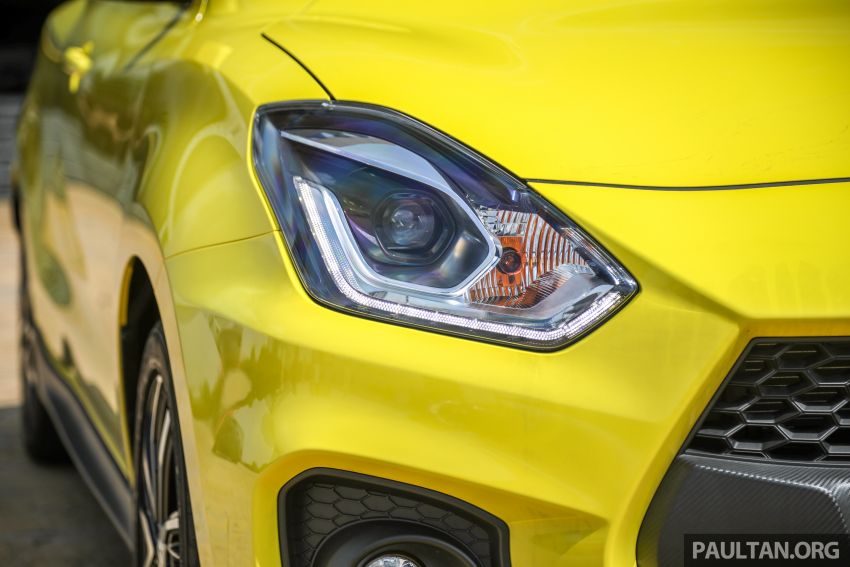 Đ&egrave;n pha của Suzuki Swift Sport 2021
