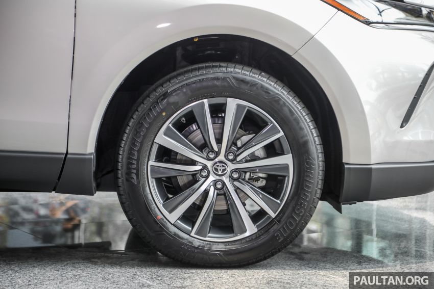 Bộ vành 18 inch của Toyota Harrier 2021 tại Malaysia Bộ vành 18 inch của Toyota Harrier 2021 tại Malaysia