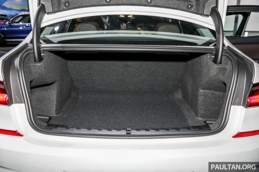 Cốp sau của BMW 3-Series Li 2021