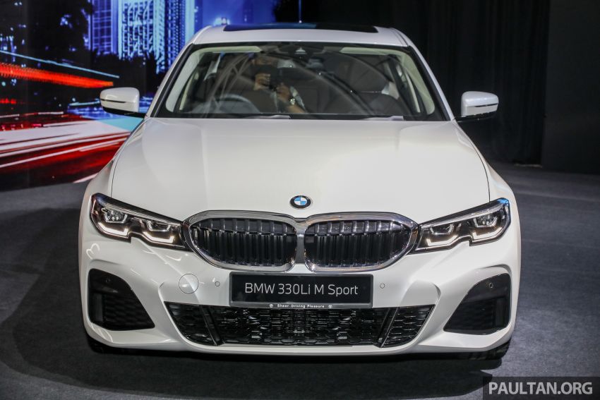 Cận cảnh đầu xe của BMW 3-Series LWB 2021