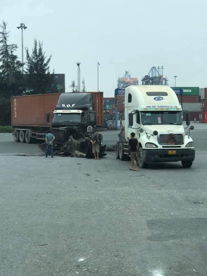 Chiếc xe container lắp camera hành trình bị hư hỏng nặng ở phần đầu xe