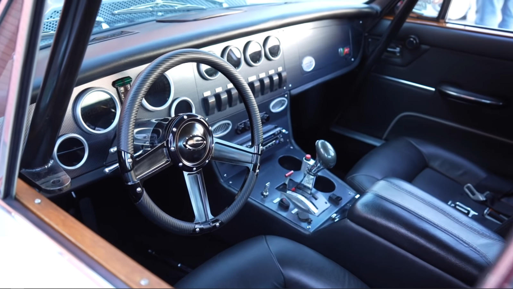 Nội thất của chiếc XJ6 Series 1 1970 độ