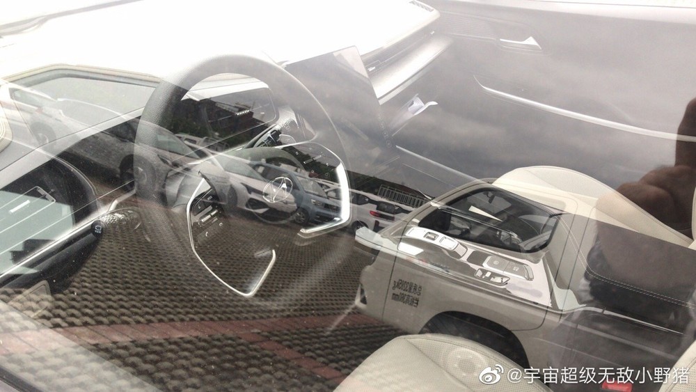 Hình ảnh chụp lén nội thất của Hyundai Custo trên đường thử