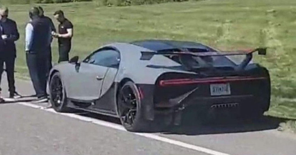 Chiếc Bugatti Chiron Pur Sport bị hỏng nhẹ nhưng vẫn gây thiệt hại không nhỏ