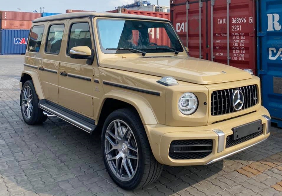 Hình ảnh xe Mercedes-AMG G63 với màu sơn xuất hiện tại cảng