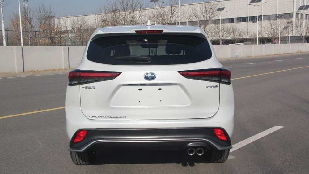Thiết kế đằng sau của Toyota Crown Kluger Thiết kế đằng sau của Toyota Crown Kluger