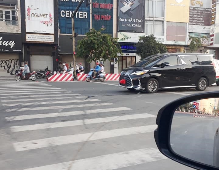 Lexus LM có giá hơn 10 tỷ đồng tại Việt Nam