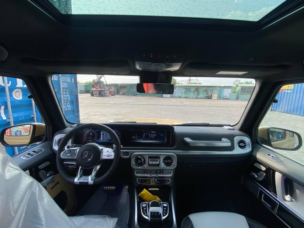 To&agrave;n bộ khoang l&aacute;i của Mercedes-AMG G63 