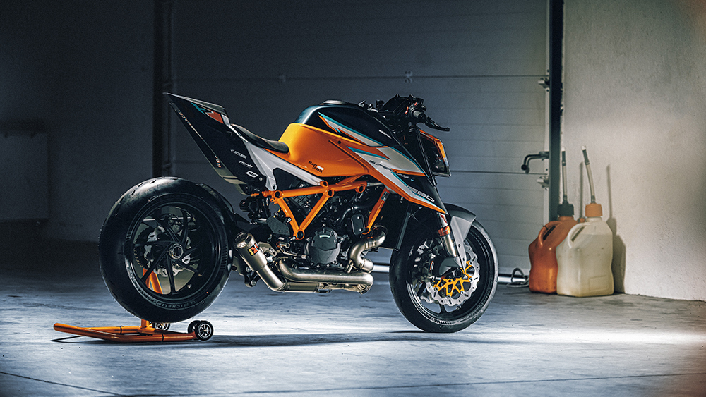 Chiếc naked bike hiệu năng cao ch&aacute;y h&agrave;ng chỉ sau 48 ph&uacute;t