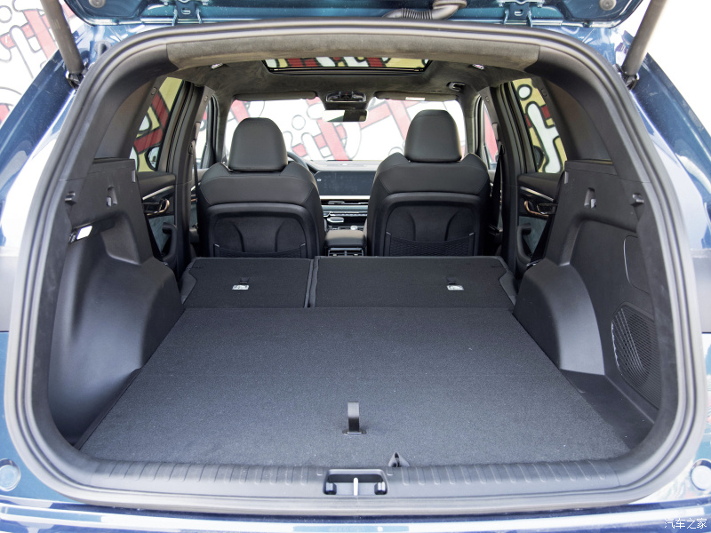 Khoang h&agrave;nh l&yacute; của Geely Xingyue L 2021