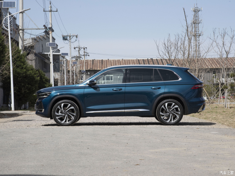 Geely Xingyue L 2021 thuộc ph&acirc;n kh&uacute;c SUV cỡ trung